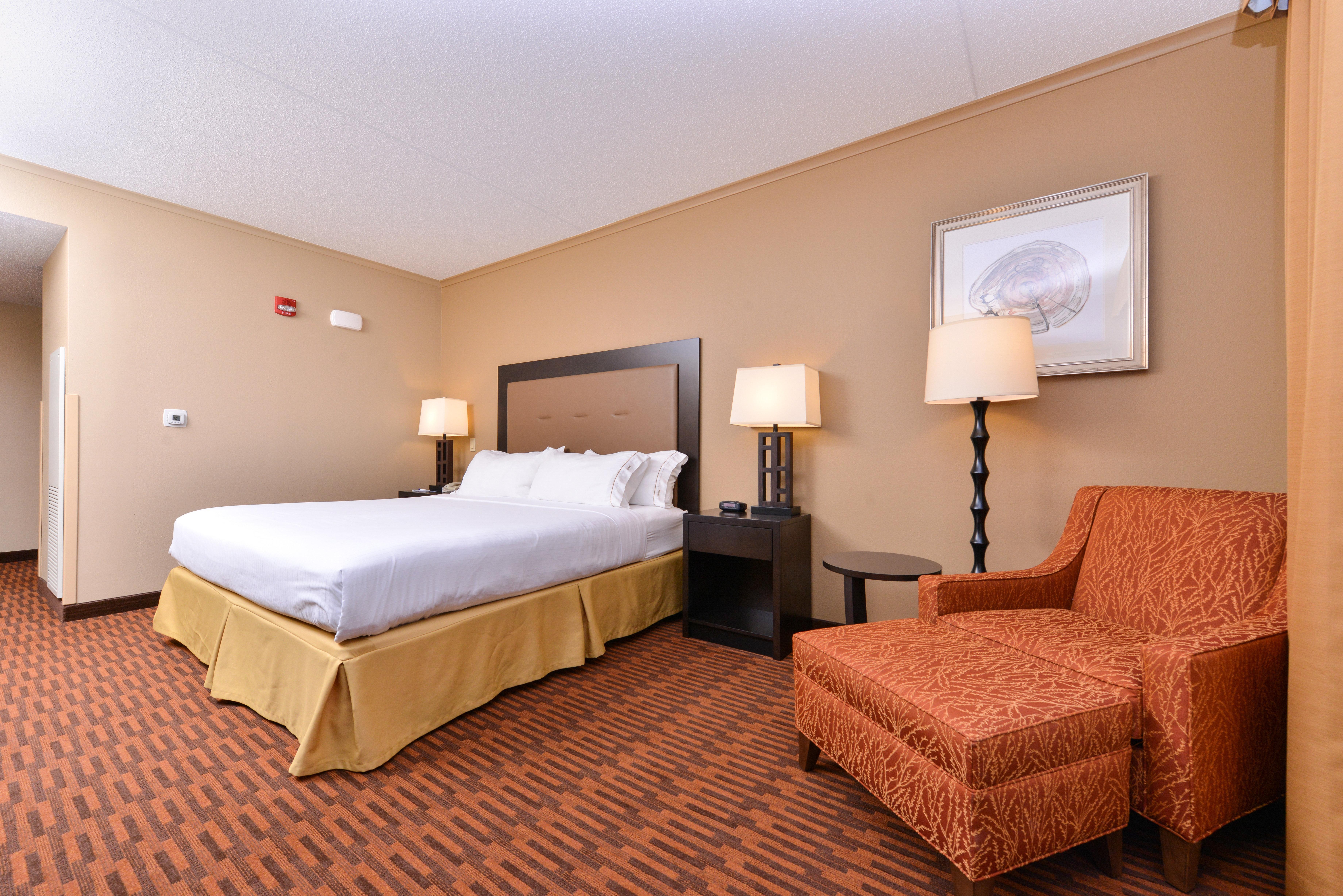 Holiday Inn Express Breezewood By Ihg Exterior foto