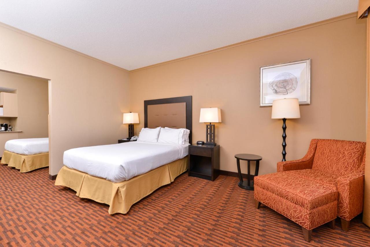 Holiday Inn Express Breezewood By Ihg Exterior foto