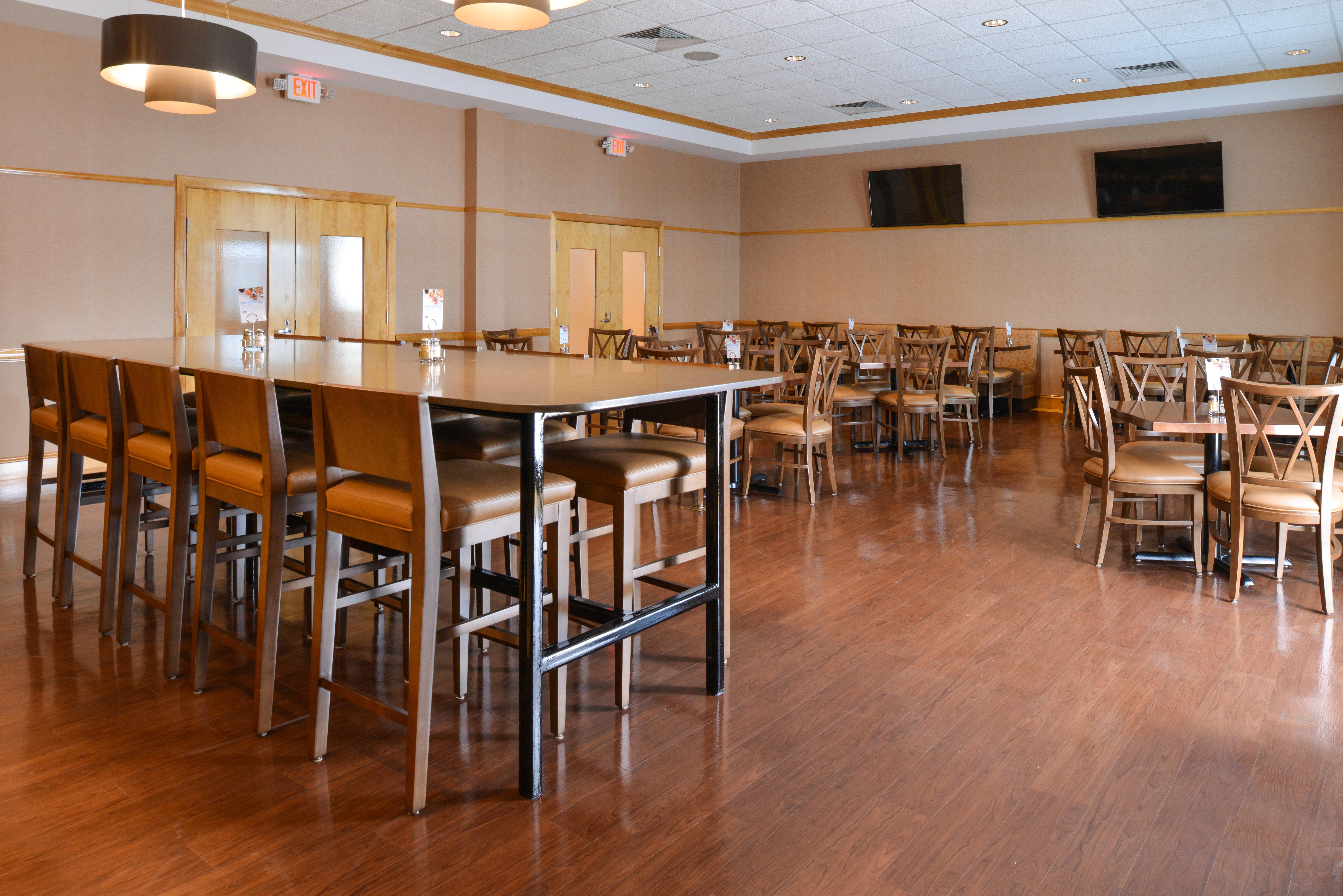 Holiday Inn Express Breezewood By Ihg Exterior foto