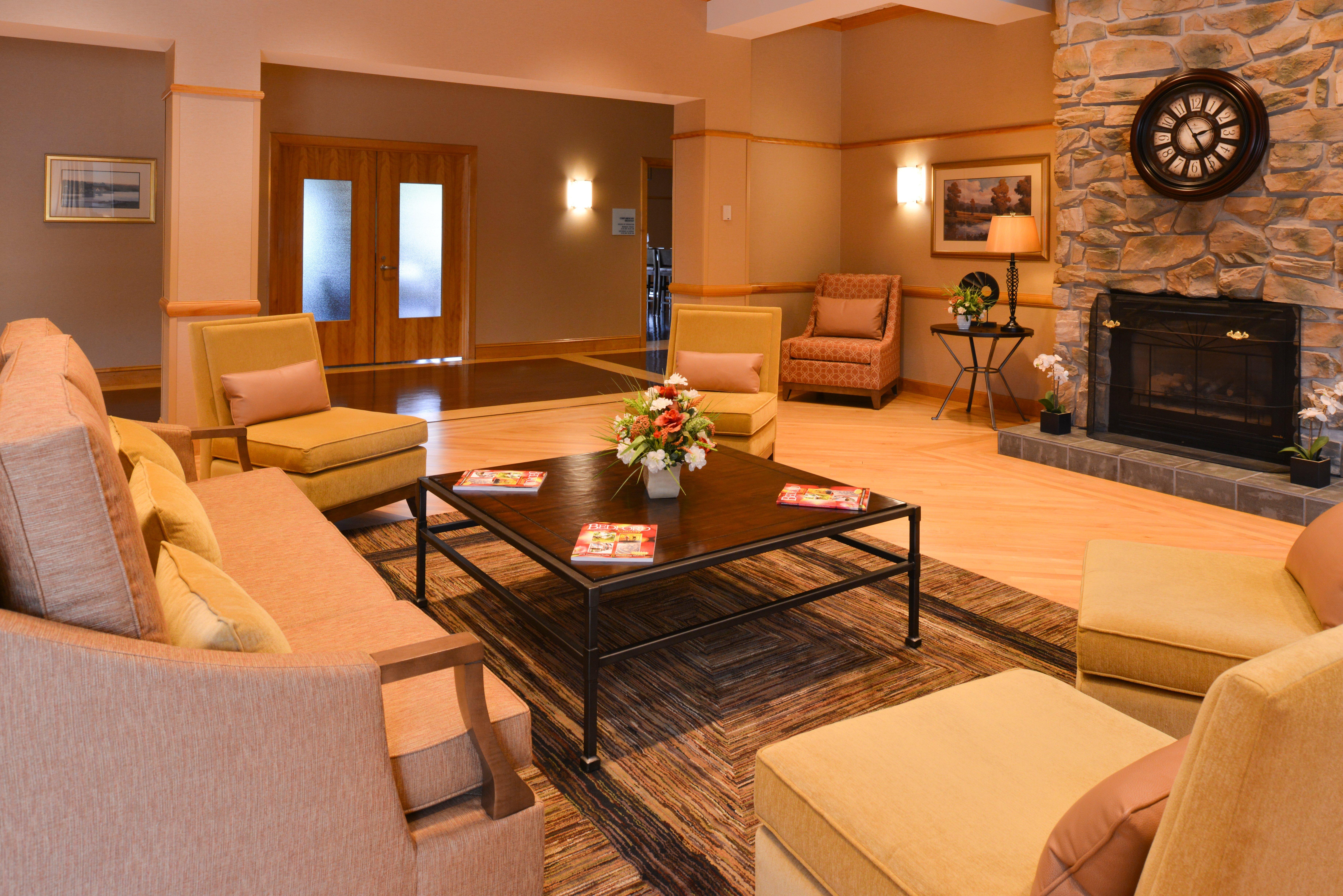Holiday Inn Express Breezewood By Ihg Exterior foto