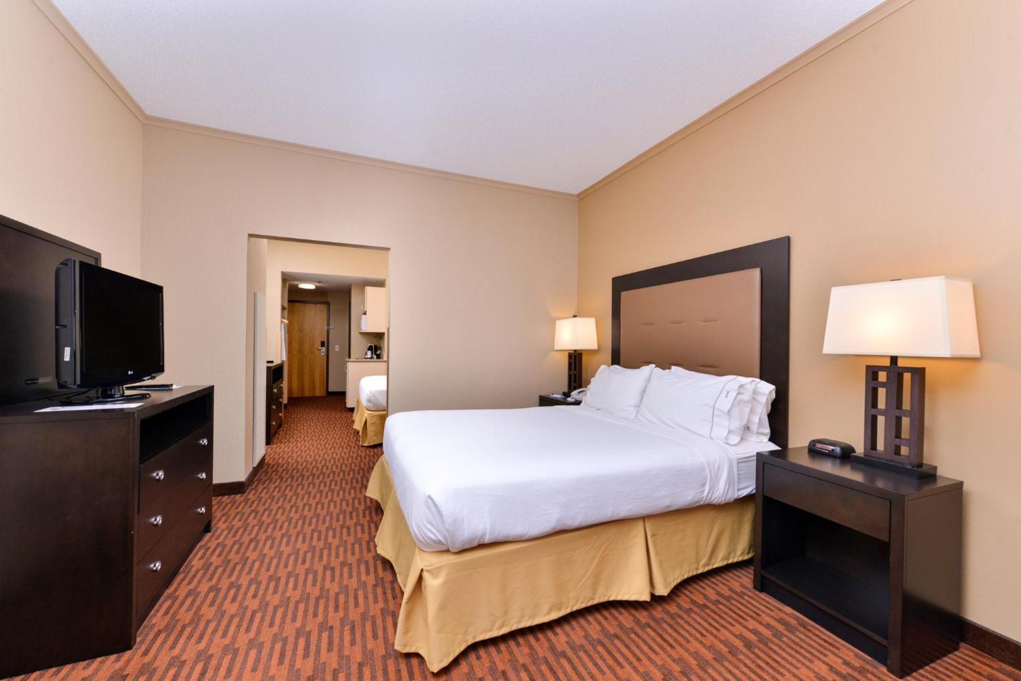 Holiday Inn Express Breezewood By Ihg Exterior foto